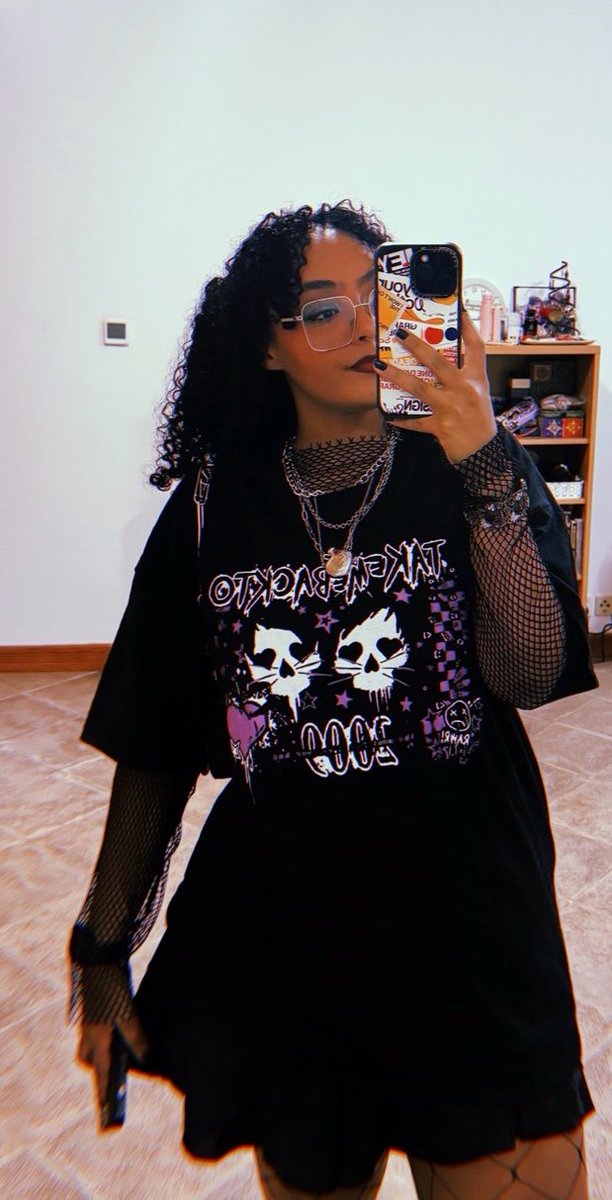 cosmicjiggle's tweet photo. hi #phantwt #dnptwt never really introduced myself, so here goes…

✨cosmic
✨29
✨been watching amazingphil since 2011, and dinof since 2013
✨HLT will be my first tour! 💜
✨motion designer turned producer
✨chronic phanart procrastinator (one day i'll actually finish a piece) https://t.co/W49bNhhuBo