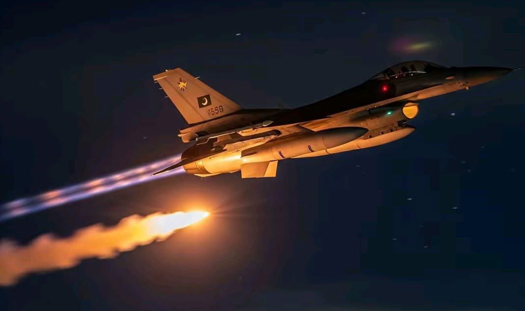 ah_bhti1's tweet photo. Steel Wings. Unmatched Precision. Unbreakable Resolve. 🇵🇰🦅
Pakistan Air Force Pride of the Nation.🇵🇰❤️ https://t.co/tsic0jLm11