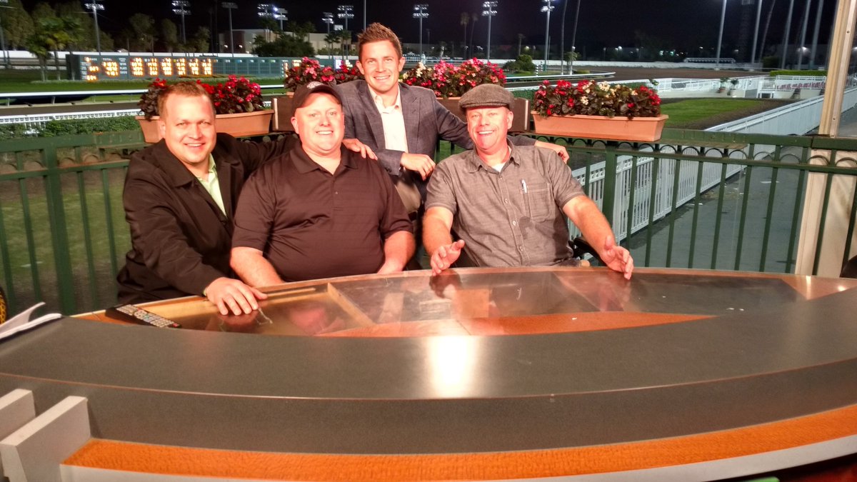 toddboggess13's tweet photo. This is @tvg @FanDuel_Racing 
@CalebFDTV @icecoldexacta @qheddie @les_onaka @ToddTTV 
Thanks!!!  @todd, notice the Japan cup coat I won from you!!   My brother  is wearing it-just a few of many memories! https://t.co/HDvCcAOkyn