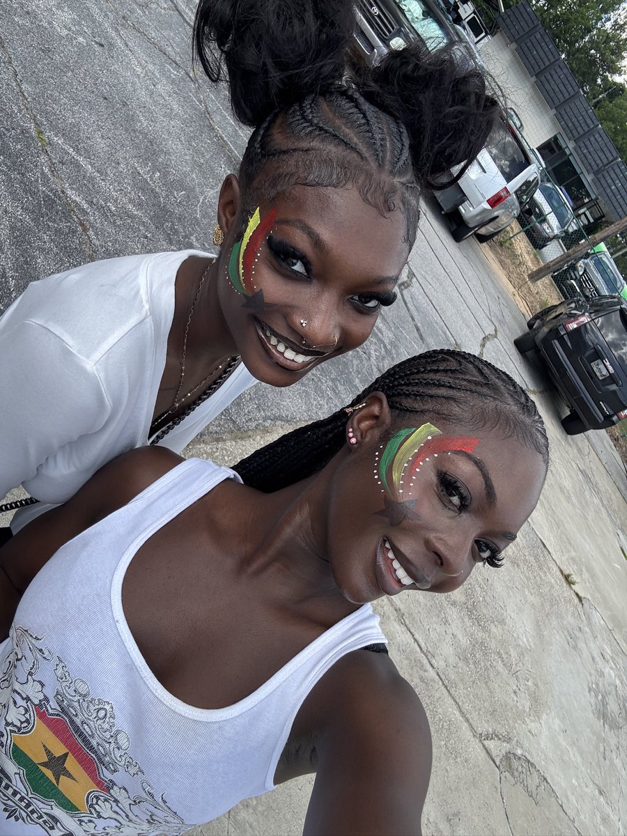 elefaantz's tweet photo. we don’t play about supporting 🇬🇭🇬🇭 https://t.co/HOzWyQw3xL