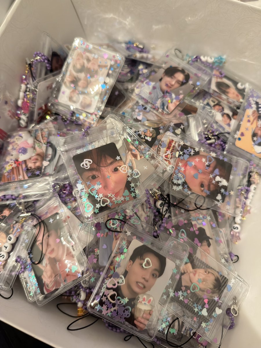 hnijjungkook's tweet photo. 200 freebies for london finally done 🫩 https://t.co/yNYrE9HKHi