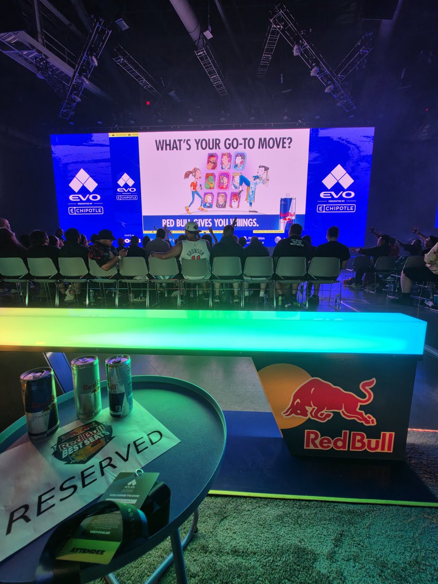 Rest48148921's tweet photo. #EVO #Redbull magic! @tk_anakin @TKJDCR https://t.co/ycpePkZw0I