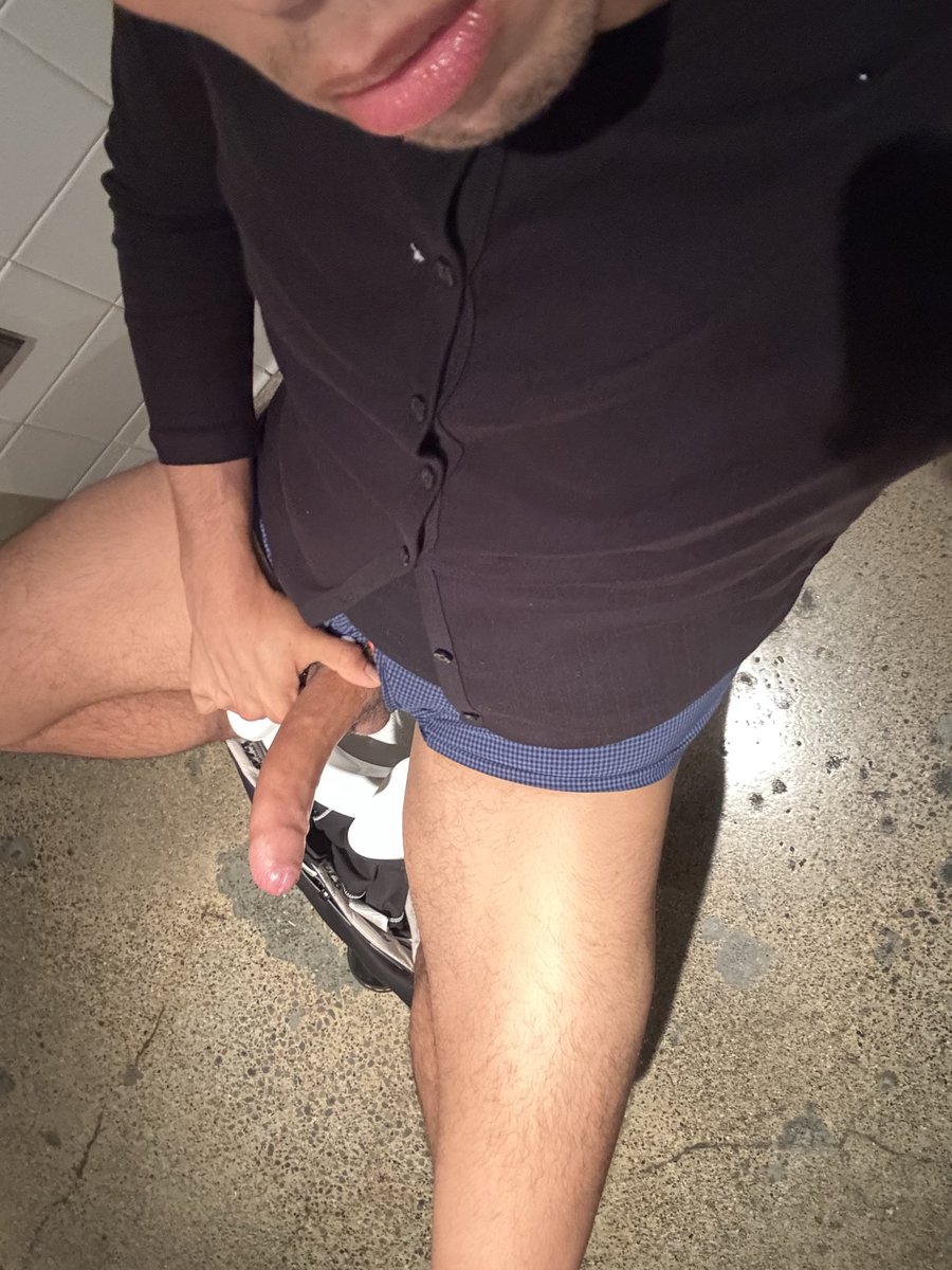 ClumpJoshua's tweet photo. Can’t control the need at work! https://t.co/sN3XyfCMfD