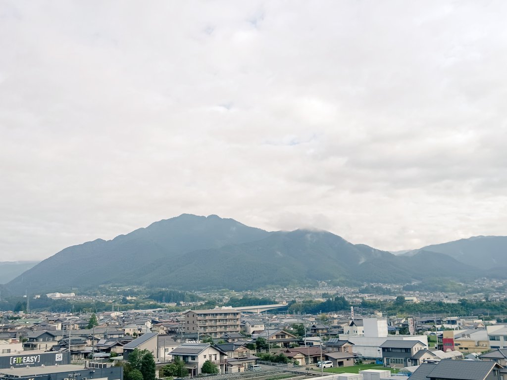 iguchi79's tweet photo. 曇り空！

#本日の風越山 https://t.co/i1zIW2Kltz