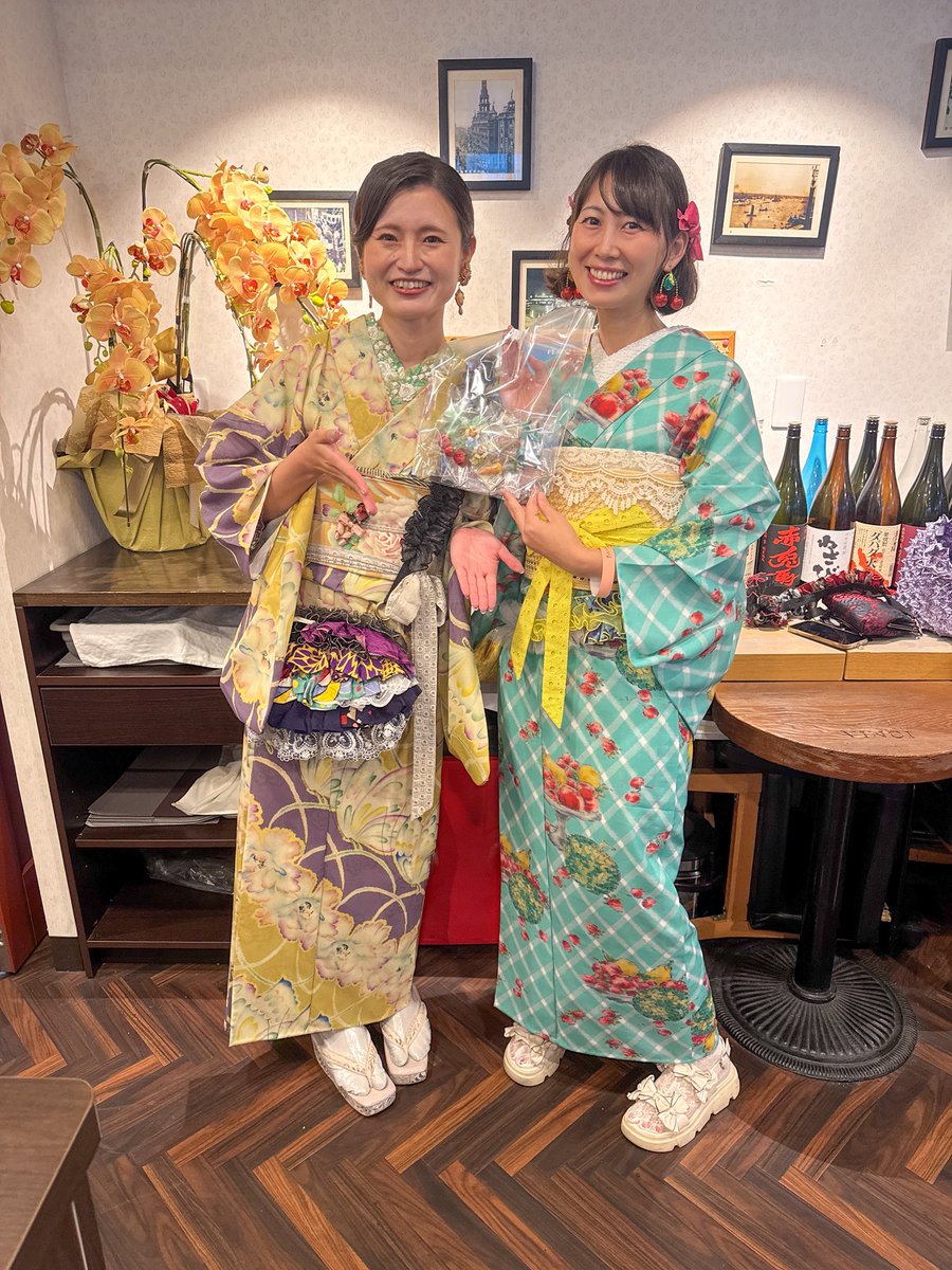 tokimekimono___'s tweet photo. 昨日は、
#アンドリ4 ✨
大好きな作家さんが出店されるということで、ずーっと前から予定空けて楽しみにしておりました😍
かわいいものばかりで大満足でした🥰
主催のお2人、素敵作家さんばかり呼んでいただき感謝🙇‍♀️❤️
この日は雨にも強い、
シミレの苺のダンスコーデ🍓 https://t.co/pY8YURqpiV