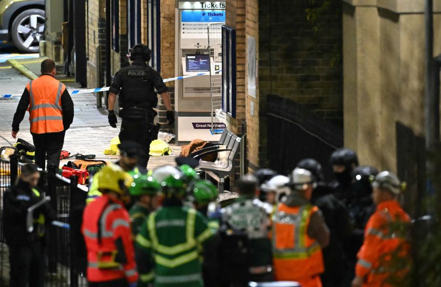 Police Arrested A Woman After She Drove Into London Pedestrians