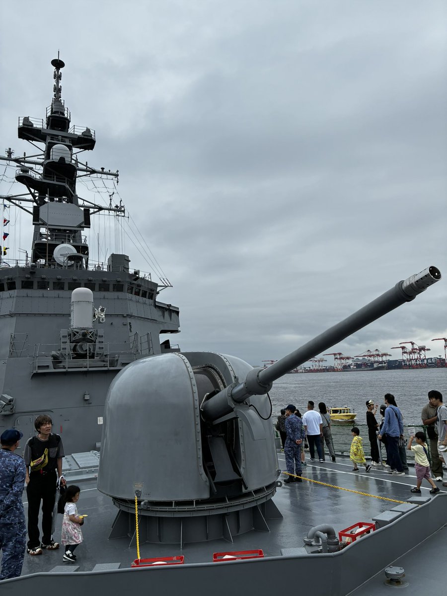 RyotaK0403's tweet photo. 東京みなと祭りに参加しました。

海上自衛隊の護衛艦や海上保安庁の船艇一般公開などの東京港周遊クルーズ、ポートステージでの音楽隊の演奏、

スタンプラリーやワークショップなどがあり、

普段は見られない護衛艦の内部を見学でき、日本を護ってくださり自衛隊の方には感謝しかありません。 https://t.co/XcjlV3KXG1