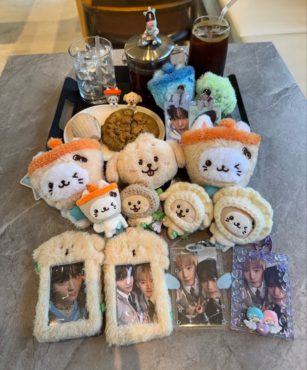 agikkong's tweet photo. #우희희즈 꽉 끼는 하루
선물을 너무 많이 받고 와서 여자 너무 당황함ㅜ❤️ https://t.co/9w1ZrhknKw