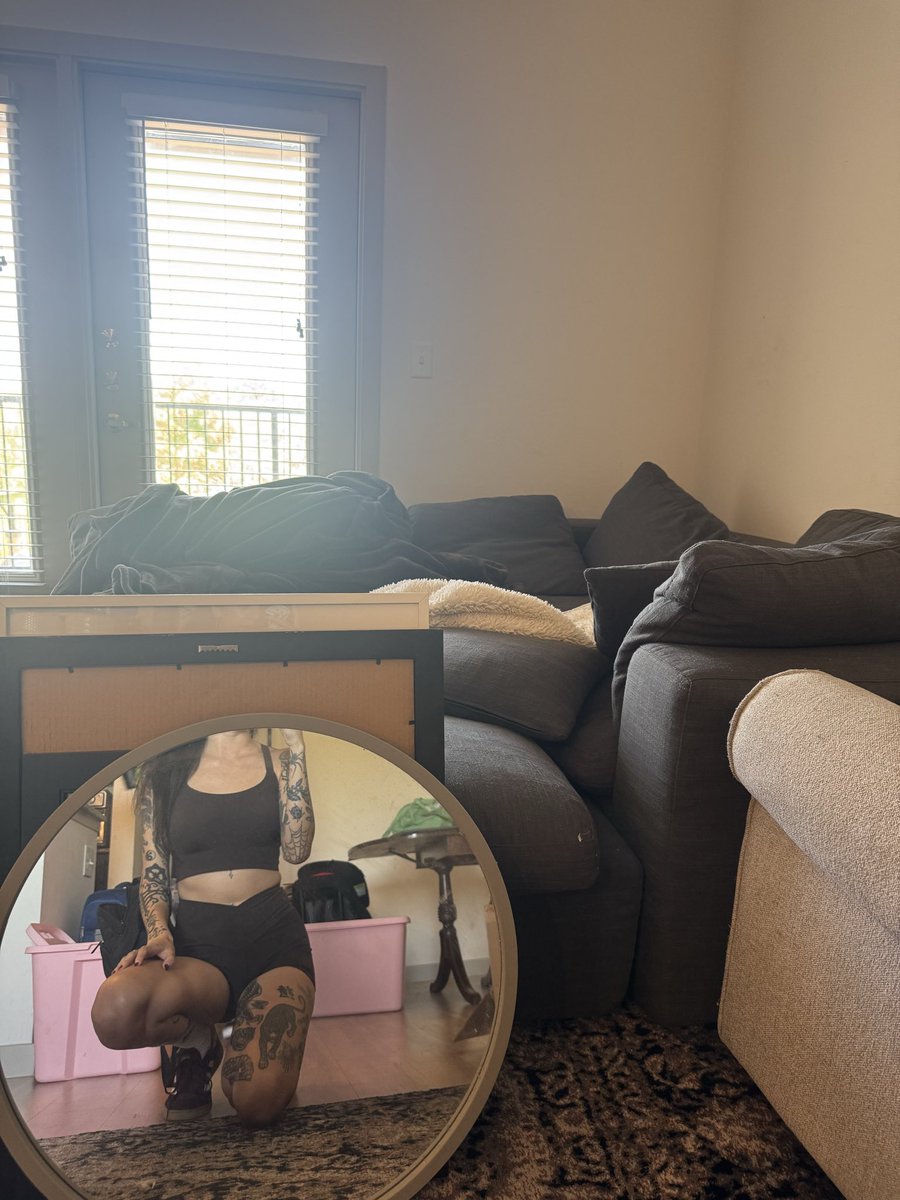 brookieeeeed's tweet photo. Moving day https://t.co/bBpD936b0M