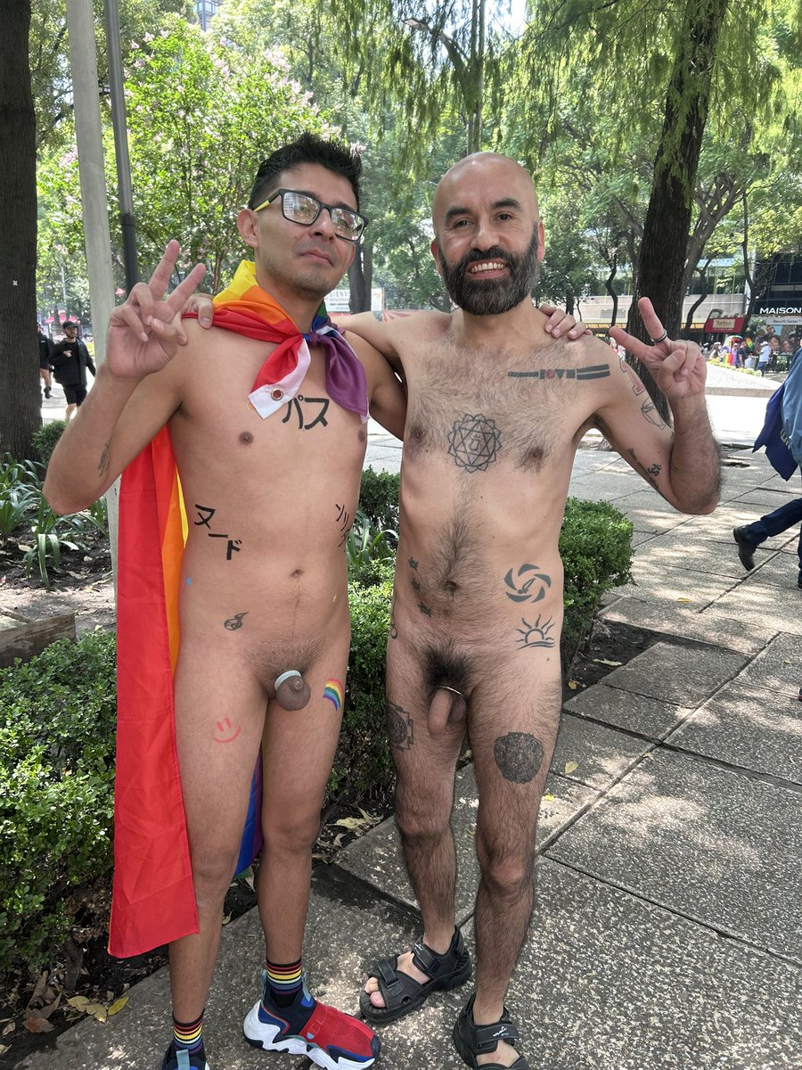 nudistotter13's tweet photo. Fotos de ayer con @_shortdick_man 
#orgulloCDMX 🏳️‍🌈🏳️‍⚧️ https://t.co/6rSyGlpxw6
