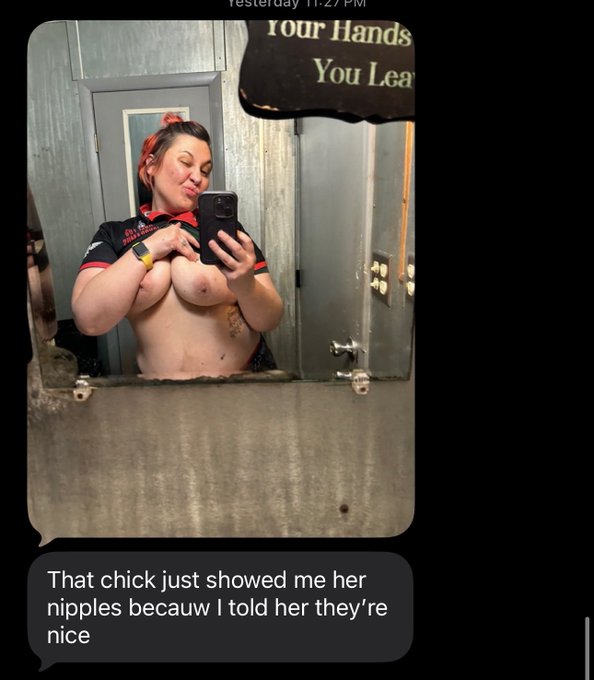 Rose Kingman And Knuckles - Went out last night. No fans hit on me but did make a friend at the bar still. https://t.co/CHl8MvLEl7