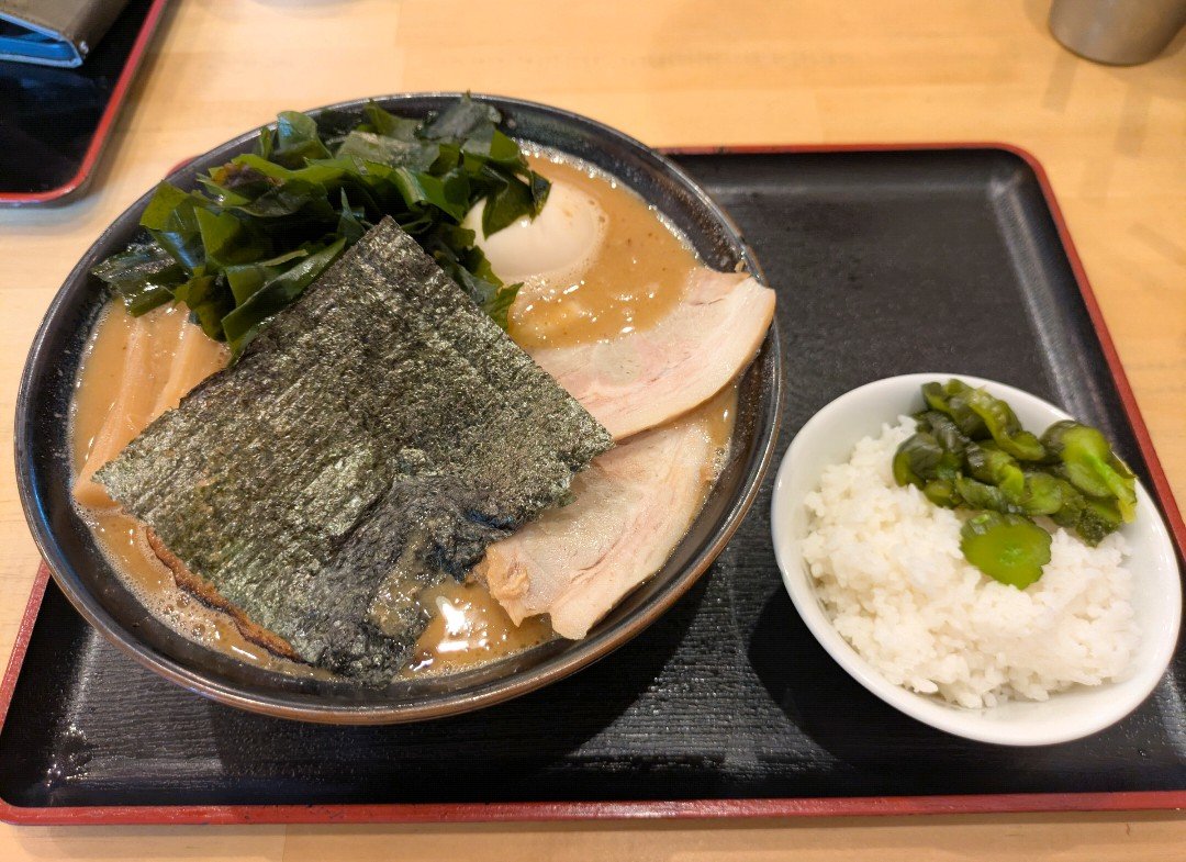33Splatoon6348's tweet photo. 首都圏を中心に店舗展開しております、横浜家系ラーメンの
✨大輝家グループ✨
店舗ご紹介致します☺️🎶
現在17店舗展開されています。 
以下に、看板（店名）ごとの主な店舗を一覧でまとめました。
🍜大輝家 総本店（京急蒲田駅）
🍜大輝家 日吉店（日吉駅）
🍜裏大輝家 青物横丁店
（青物横丁駅） 
🍜大金家（亀有駅）
🍜大金家 門前仲町店（門前仲町駅）
🍜麺屋旭（蒲田駅）
🍜麺屋旭 錦糸町店（錦糸町駅）
🍜大﨑家（鹿島田駅）
🍜大﨑家 末広町店（末広町駅）
🍜大元家（大岡山駅）
🍜大総家（三田駅）
🍜大総家 神田店（神田駅）
🍜麺家 暁（高円寺駅）
🍜大阪家（日本橋駅）
🍜大関家（江戸川橋駅）
🍜 自家製麺 大輝（糀谷駅）
これからもどんどん進化を続ける大輝家グループから目が離せませんね😆
次はあなたの街にも出店するかも⁉️
今後の新店情報も楽しみです☺️