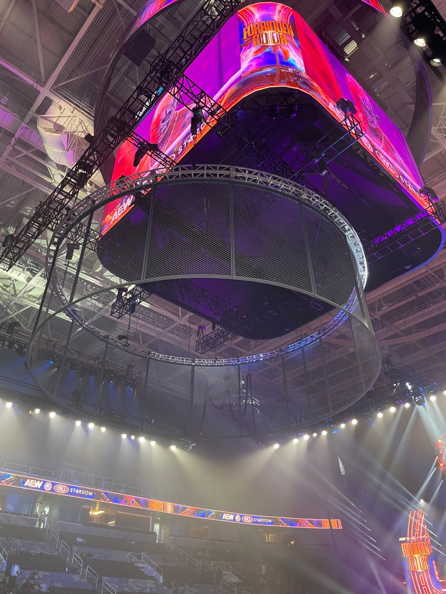 GodzillaHawke1's tweet photo. New cage it’s round #ForbiddenDoor https://t.co/pC8xJHs4a4