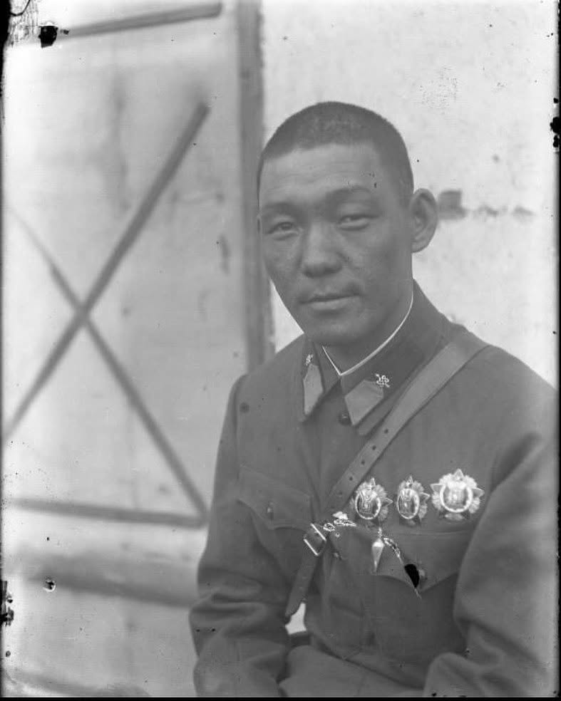 themongolmn's tweet photo. Агаарын зоригт баатар гэж алдаршсан МАА-ийн Нисэх хүчний дарга, Чоймболын ШАГДАРСҮРЭН. https://t.co/tJfzX6zx22