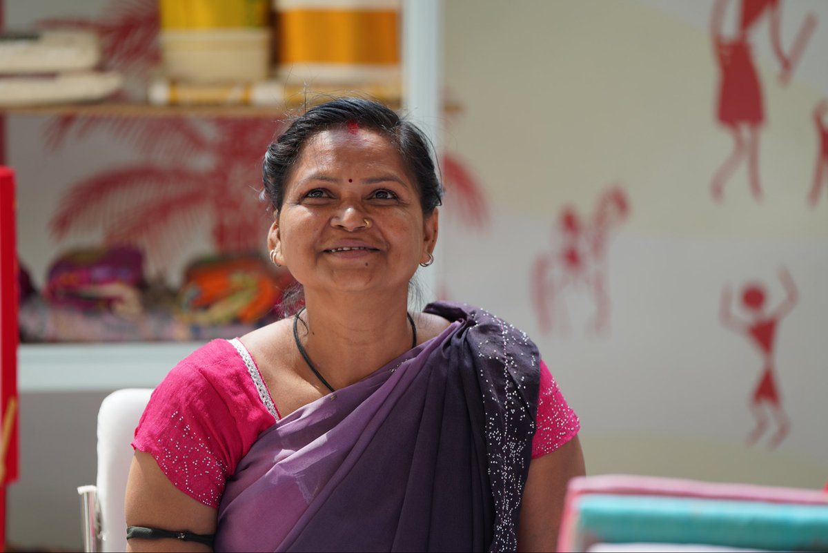 esarasaajeevika's tweet photo. Meet one of India’s #LakhpatiDidis.

Every product she creates reflects quality, authenticity, and the identity of its place of origin. Through Saras Aajeevika, these products are reaching wider markets and finding recognition across the country.

#SarasAajeevika #RGVS2026 https://t.co/pJt87oG7uW