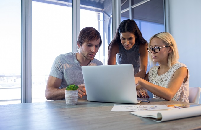 RRHHpress's tweet photo. El 49 % de las #empresas revisa las redes sociales de sus candidatos, nueve puntos menos que en 2022
https://t.co/ZkFM1cvoBH #talento #SocialMedia #empleo https://t.co/BGeuTTScWw