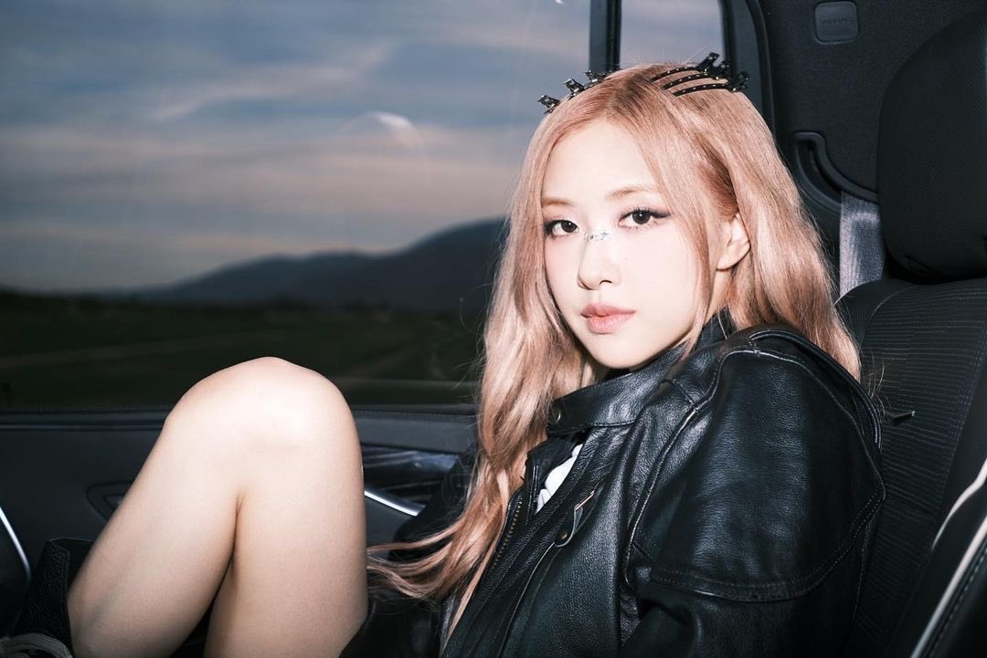 synthsrs's tweet photo. never not obsessed with roséchella 2023 https://t.co/fPBn8e6xGF