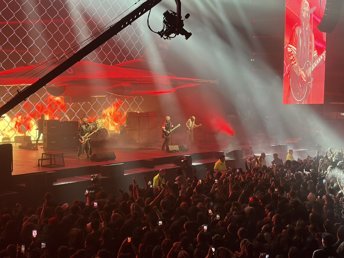 AimiMiranda's tweet photo. Segunda noche con el Antel Arena explotado!!!

@AIRBAGoficial @GuidoAIRBAG @GastonSardelli https://t.co/cWQKhvHkKv