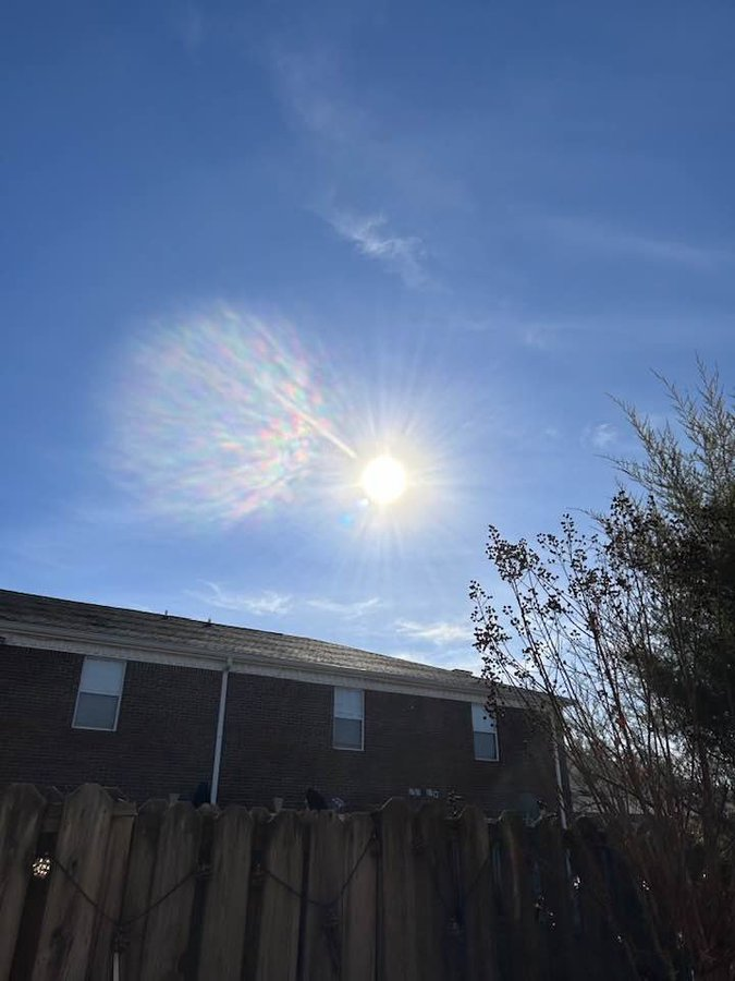 Mysongshari's tweet photo. #nashville #original #nowimseeingsomethingalsobehindthesun #wellnotther3realsun:) #2023 #theyareCloakingwhatisEclipsingoursunmoonmanytimesaday #soonlightwillgoout #giantfieryreddragonwillstandstillinfrontofsun #matthew12 #signofjonah #3d3n #donotbeafraid #signssunmoonstars #john https://t.co/qcgbDDMaJL