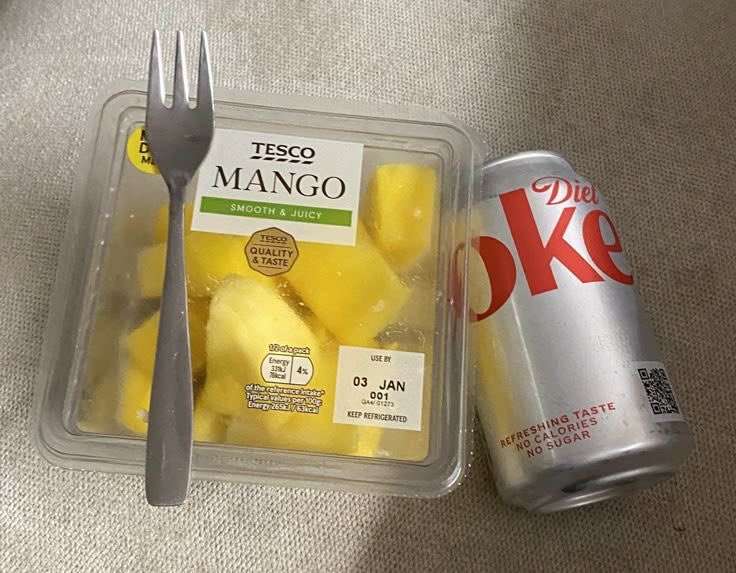 omadlynn's tweet photo. lowkey mealspo bc i love pineapple sm 👀 … i should omad this https://t.co/hatCxz2JsW