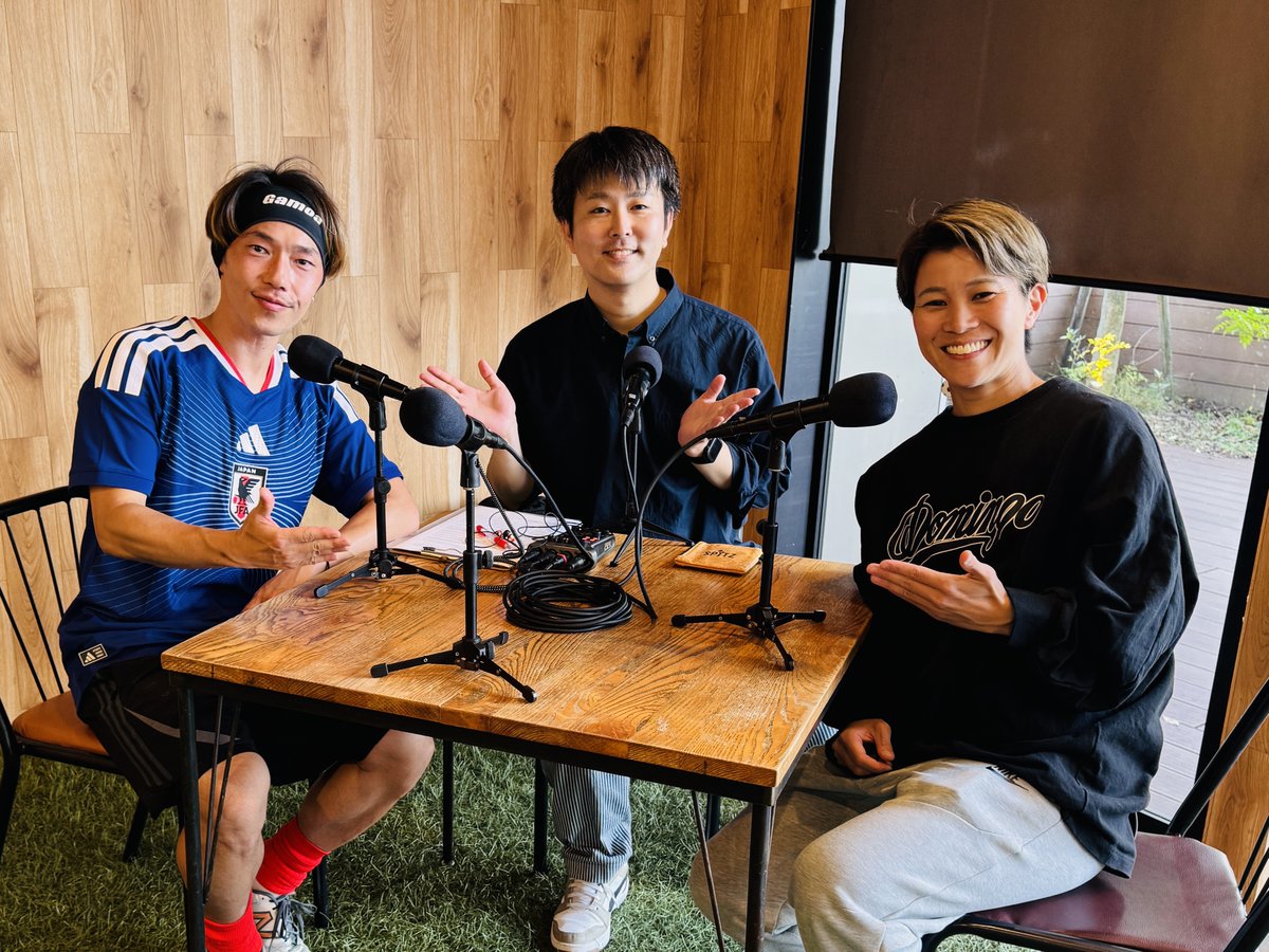 crossfm_lockeye's tweet photo. ❏❏❏ eyeron の lockeye ❏❏❏❏❏❏

〜Friendeye 〜
6月29日から3週に渡って
【 #eyeronカップ 】の会場で行った
インタビューをお届け‼️

それぞれのお仕事や活動のお話など
伺っています⚽️お楽しみに！
（写真は一部）

毎週［月］24時-25時🕐
#ソナーポケット #ソナポケ #ロックアイ https://t.co/I23FfluocM