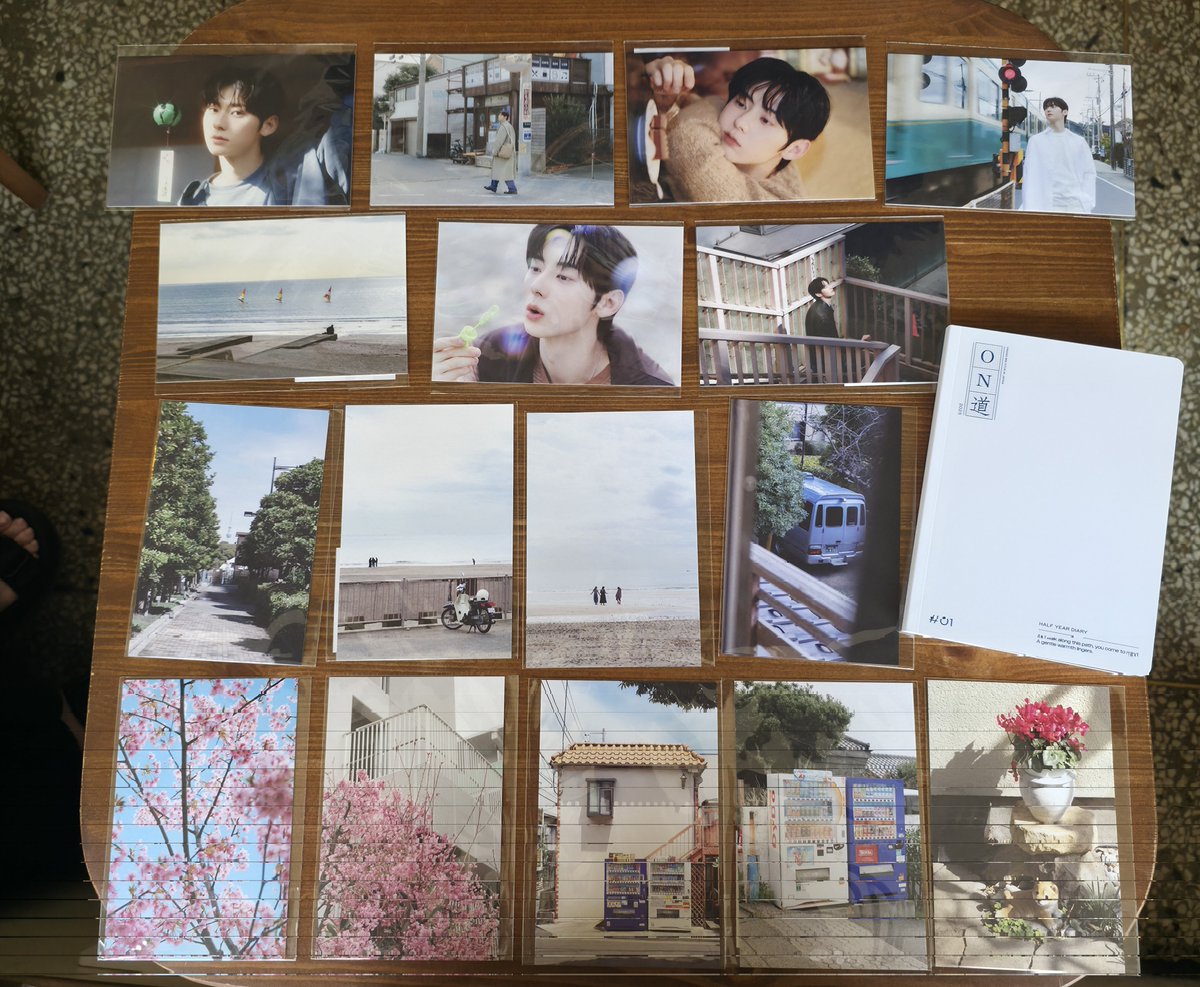 optHwang0809's tweet photo. 황민현 사진전 굿즈 다 예뻐 🥹😭🥹😭 https://t.co/IIDVBSq3ih