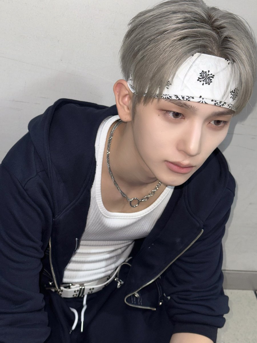 by_EPEX's tweet photo. 제니스도 이펙스도 에코도 고생했어 😂

#EPEX #이펙스 #BAEKSEUNG #백승 #백전백승 https://t.co/1TE6FvCTas