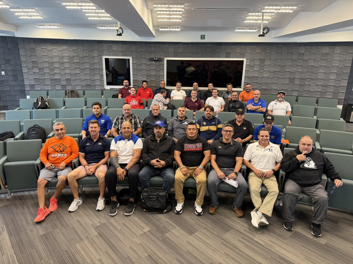 Tercer_Cuarto's tweet photo. 👀 NOCHE DE TERCER CUARTO 📋

10:00 PM POR 🎥 Facebook/YouTube conoce la información más relevante de lo ocurrido este fin de semana en diferentes ligas y categorías.

- @jcgar83 
- @Senteins 
- @Mavro57 

#HablemosDeFootball🗣🏈 https://t.co/sARag8DmTh
