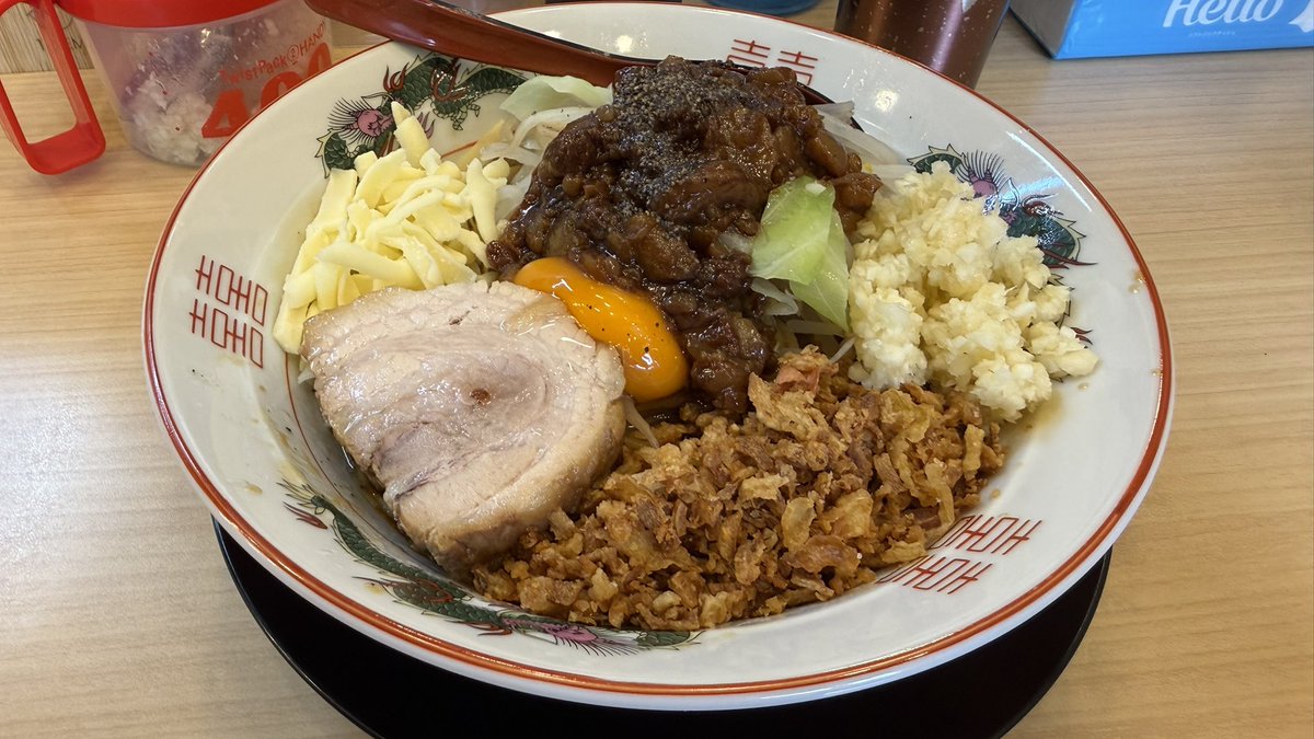 ccownico's tweet photo. オダサガ ぶっ豚
油そばプチ＋チーズ♪
コールはヤサイ少なめアブラマシ
豚1枚を黒烏龍茶に交換
今日は熱々で美味しかったです♪
味付けは大好きなのに…
もう量が食べられない…
ﾖﾎﾞﾖﾎﾞ…
美味しくいただきごちそうさまでした♪ https://t.co/g7phhzCUYI