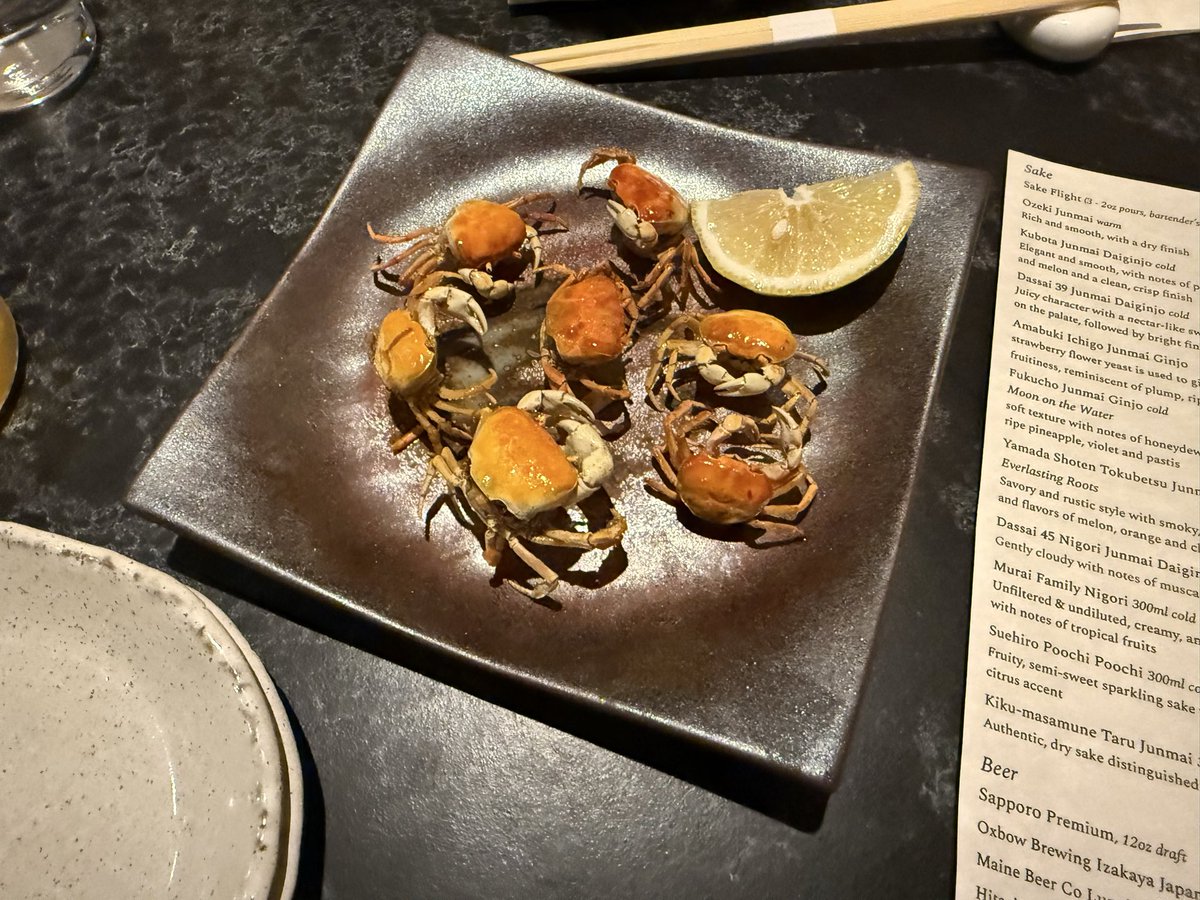jctdining's tweet photo. piri piri (na): elderflower, lime, yuzu kosho.

margarita: jalapeño-infused tequila.

fried sawagani (japanese soft-shell freshwater crabs).

nasu nibi tashi: eggplant braised in dashi, soy &amp; ginger.

@dinemiyake https://t.co/vF32ToyRR3
