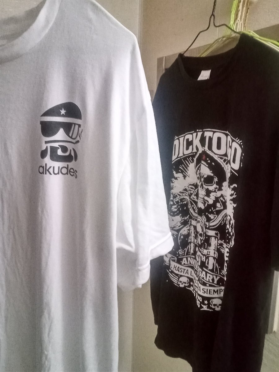 tokiwa20's tweet photo. 昨日は、#ディック東郷 さんの35周年記念大会だったので「akudesu」Tシャツを着て行きました(笑)。
洗濯終了。 https://t.co/HtjZClct7s