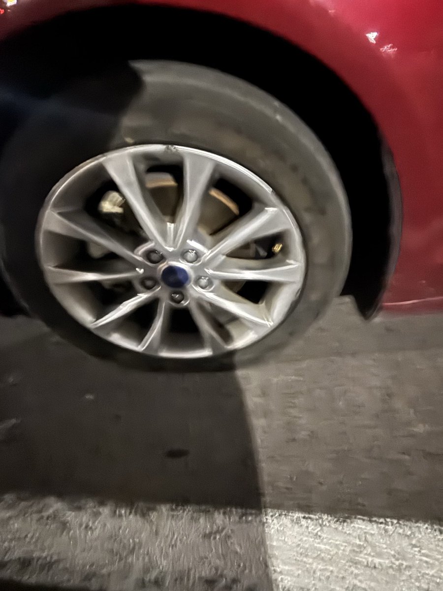 Lightya8565309's tweet photo. Tire went pop…. SOB well at least it popped at Walmart where I can get a new tire if I has the $ https://t.co/a0GeWuvfT4