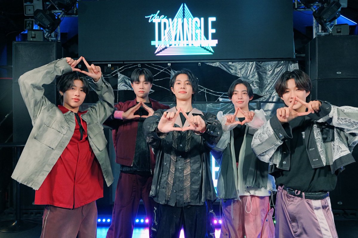 tryangle_bmsg's tweet photo. the TRYANGLE still⟁

OKAY! / Team PINK
YUTA, REN, RYOMA, AOI, YU

#トレトラ Ep.6はTVerで無料配信中▼
https://t.co/5dpRvIheth

#BMSGTRAINEE の表情に注目しながら
最終パフォーマンスを何度でも！

@bmsg_trainee https://t.co/9emqwDapp9