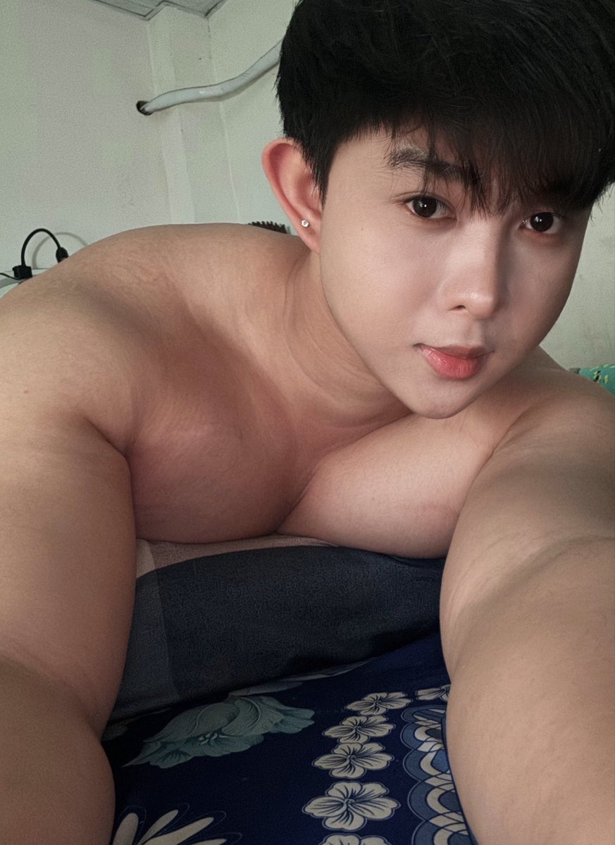 meomeo130718's tweet photo. Just a bitch https://t.co/VR7zFt5Qbz