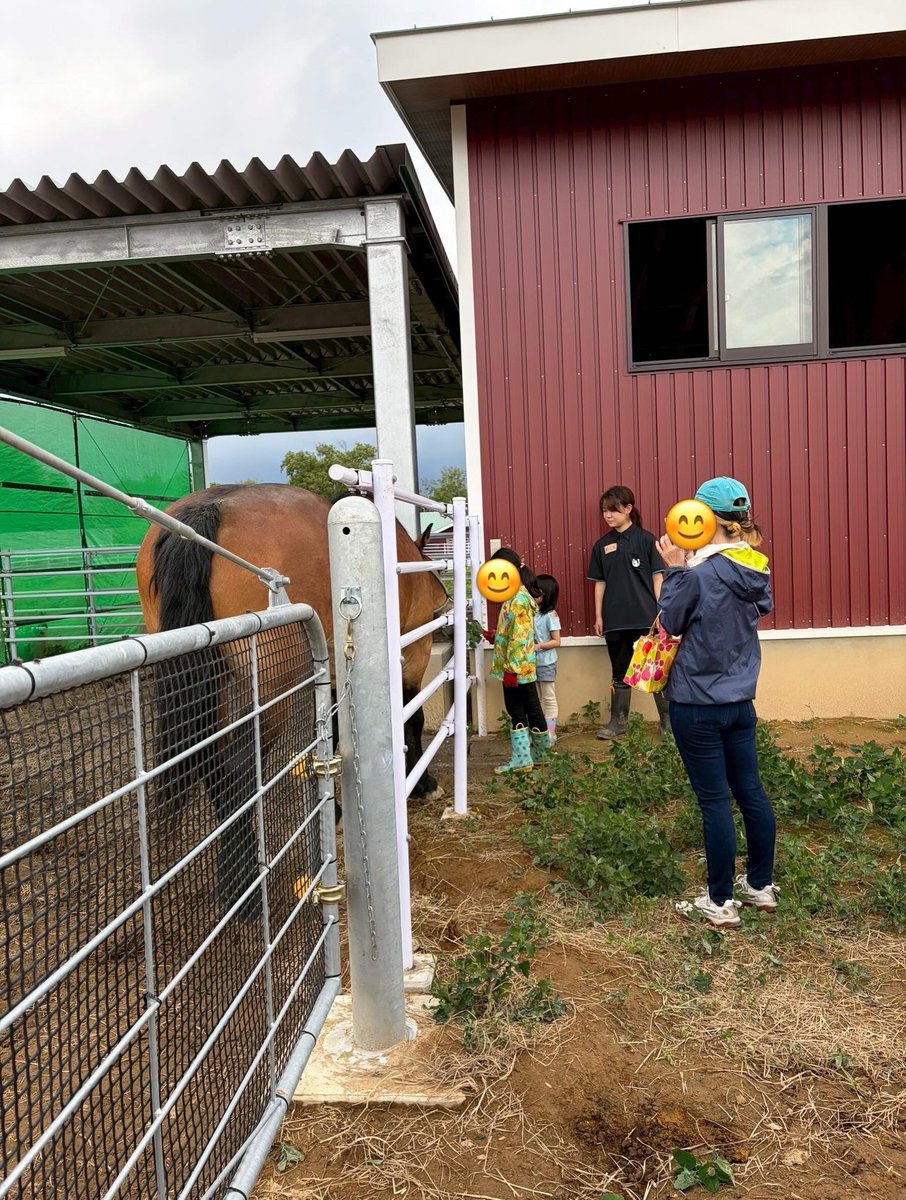 chikudaiumabu's tweet photo. 昨日、小学生対象の乗馬会を行いました🐴✨️
無事晴れてとてもいい外乗日和になりました☀️
馬たちとの触れ合いや乗馬を楽しんでくれて嬉しかったです😊
これを機にもっと馬を身近に感じて、好きになってくれたら嬉しいです🥰
来てくれた皆様、本当にありがとうございました！😊
⁡
🦋 https://t.co/VplQmcDH4p