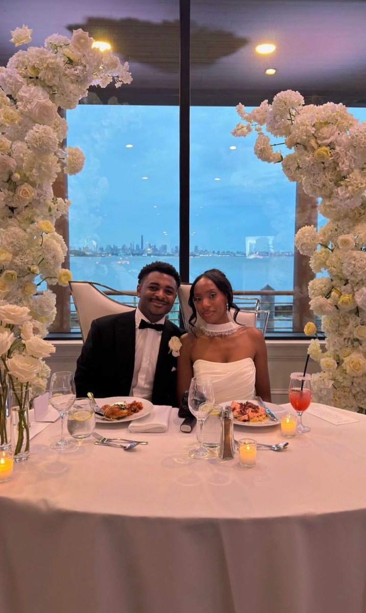malwaves2's tweet photo. Life update 💍👰🏽‍♀️🤵🏽‍♂️ https://t.co/UAbxceHno1