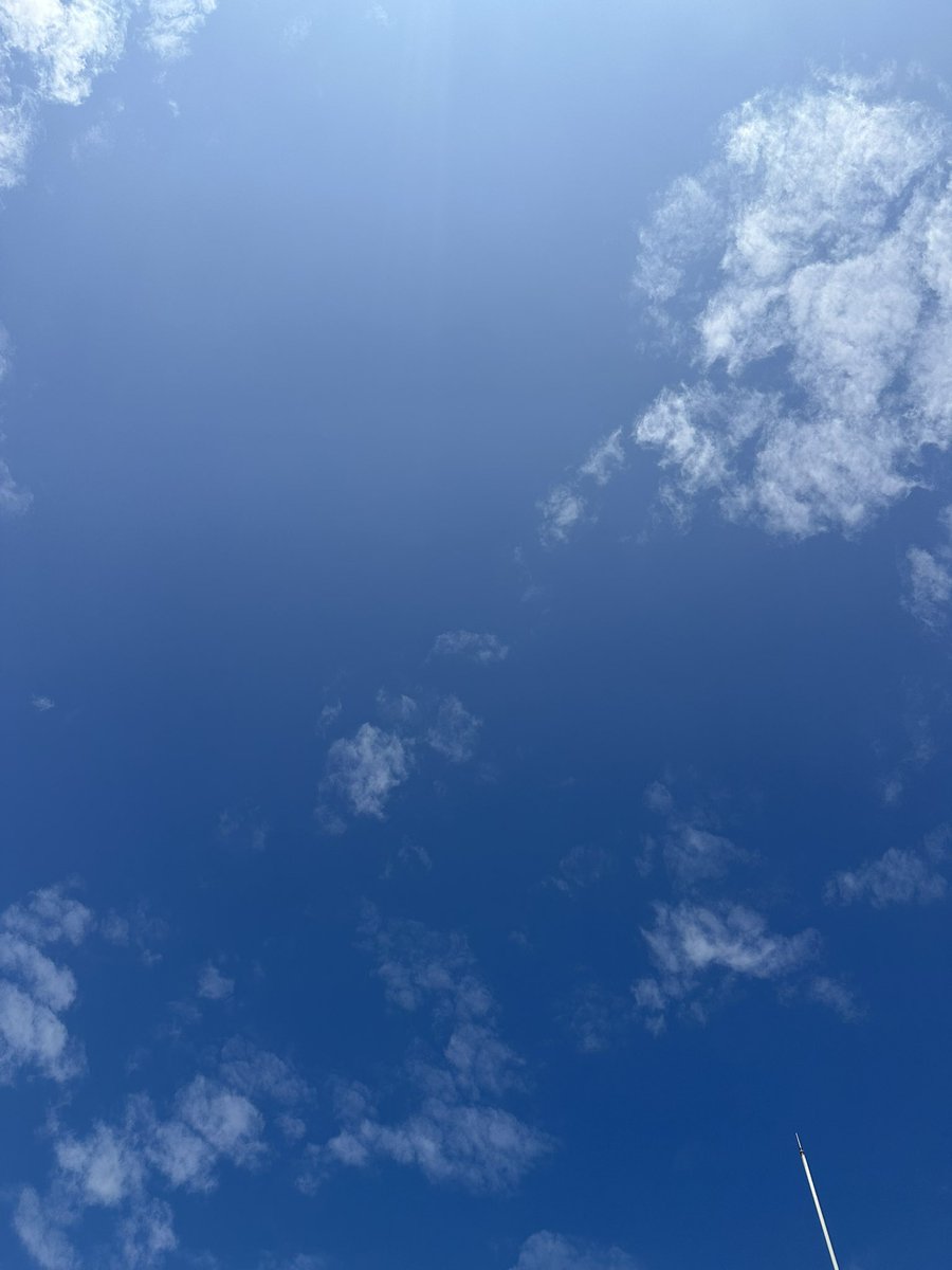 Yu6002an62's tweet photo. おはようございます😊
2026.06.29（月曜日）

#イマソラ　#いまそら
좋은 하루 보내세요.

#ユチョン https://t.co/C6e3Gl92dq