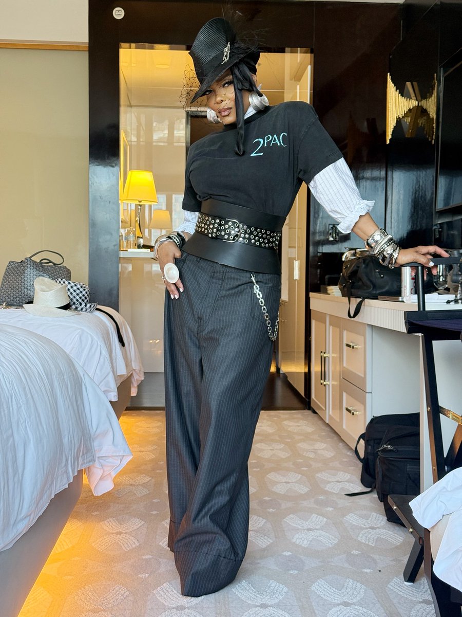JanetJackson's tweet photo. @BETAwards @BET https://t.co/YoPDCOcxnM
