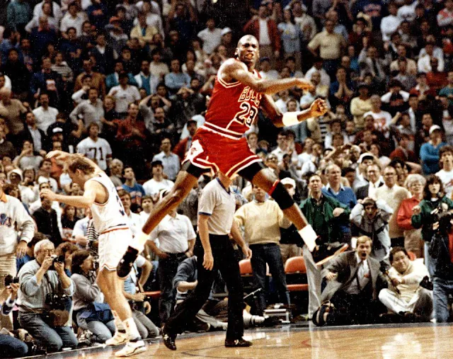 nbarealist23's tweet photo. Wrong.

MJ won as a massive underdog twice in 1989, beating TWO CONSECUTIVE (-450+) favorites during a single playoff run.

1.) 1989 Cavs (-500 favorite) 
2.) 1989 Knicks (-450 favorite) 

To put this in perspective, no one else in NBA history has done this.