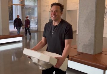 Lia9856's tweet photo. Happy Birthday
@elonmusk
!

Thank you for saving free speech!

We are forever grateful. https://t.co/pTuw6uFLYR