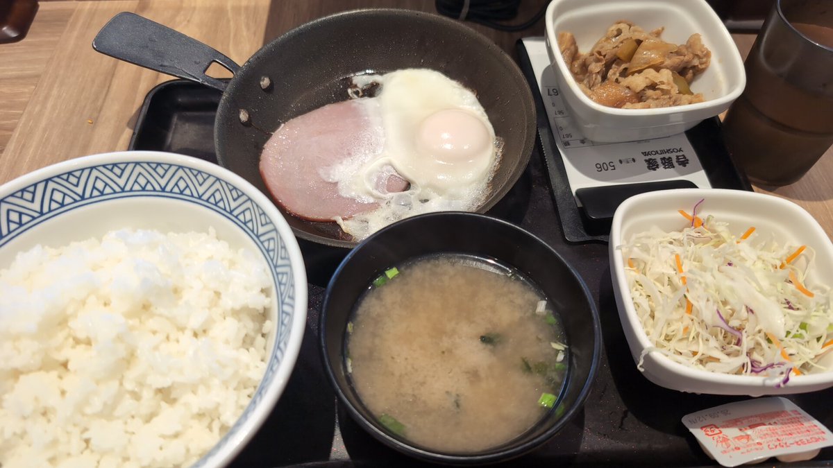 6120ki_young's tweet photo. おはようMonday!
もぅ気分は7月
何だかんだ忙しくなる予感(涙)
2トンだから
駐車場には大した困らない
オートマだし楽
午後はトラック乗り換えて
大阪に向かいます
しっかり朝飯食って
頑張りますかね
素敵な1日をお過ごし下さい。
https://t.co/Wa7yHIX1Tq
#MFP #グレッチ
#越谷EasyGoings https://t.co/h3R6prB6Lc