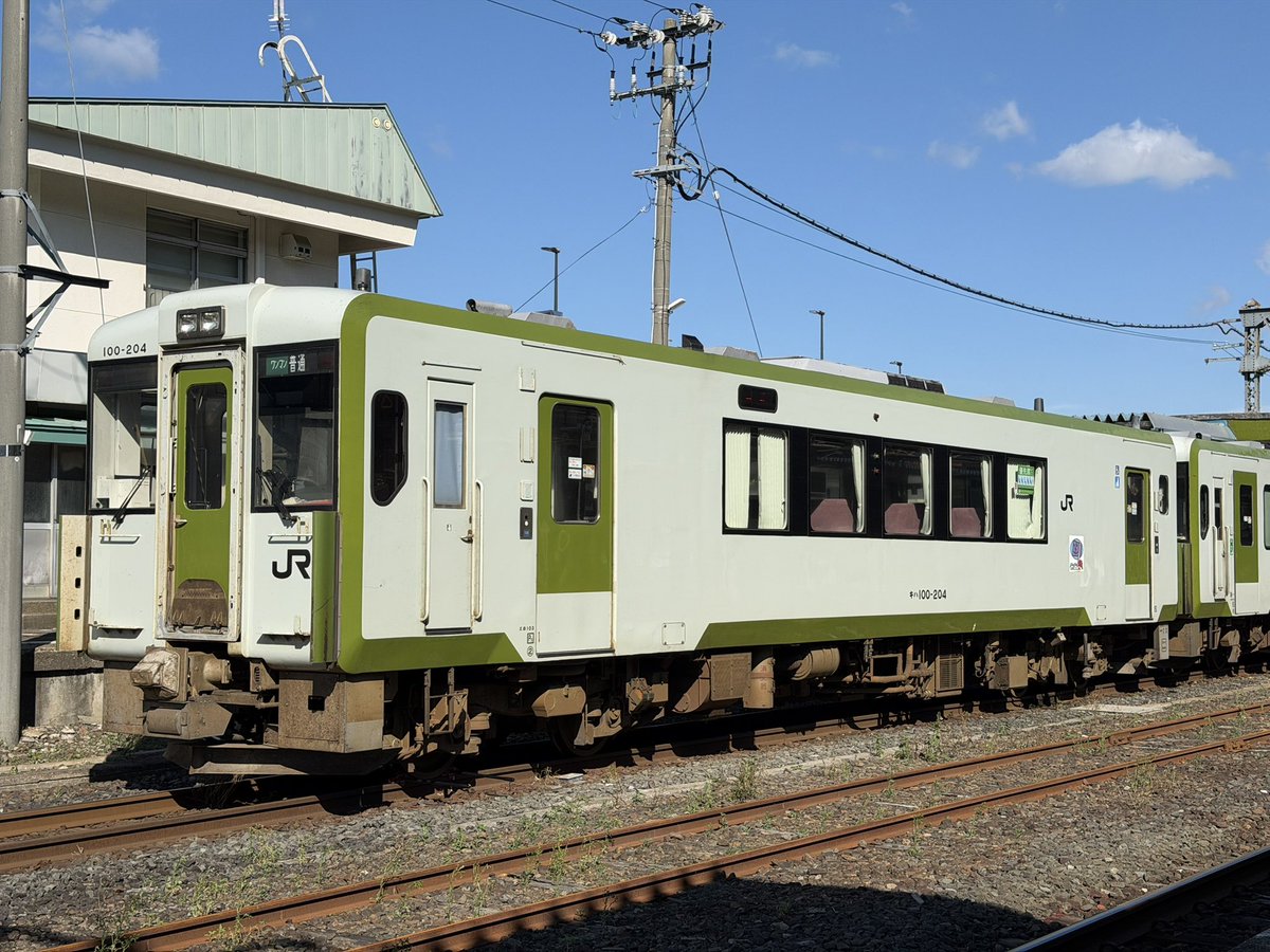 hamanasubeirain's tweet photo. 昨日はキハ100-201,202にお別れしてから、まだなんとか走ってる204に乗車。 https://t.co/b6hMX75SNA