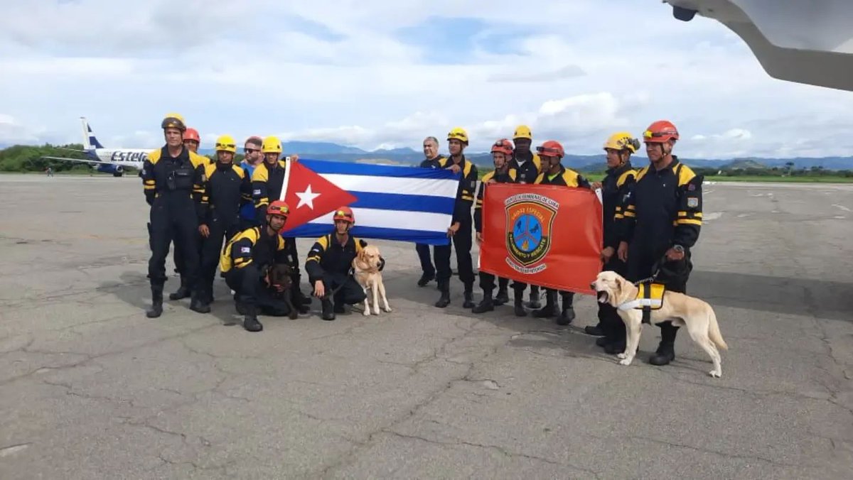 JosefinaVidalF's tweet photo. Llega a #Venezuela🇻🇪 primer grupo de rescatistas de #Cuba🇨🇺 para apoyar en las labores de búsqueda y salvamento de hermanos venezolanos. https://t.co/DxNm8yAhmi