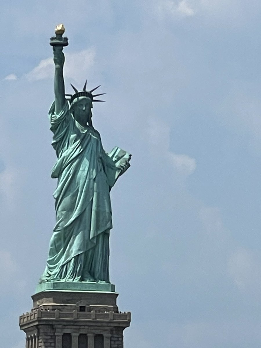 ccchhheee's tweet photo. New York 🗽 🌃 

#familytrip #bigapple https://t.co/VFAUN8XKf0