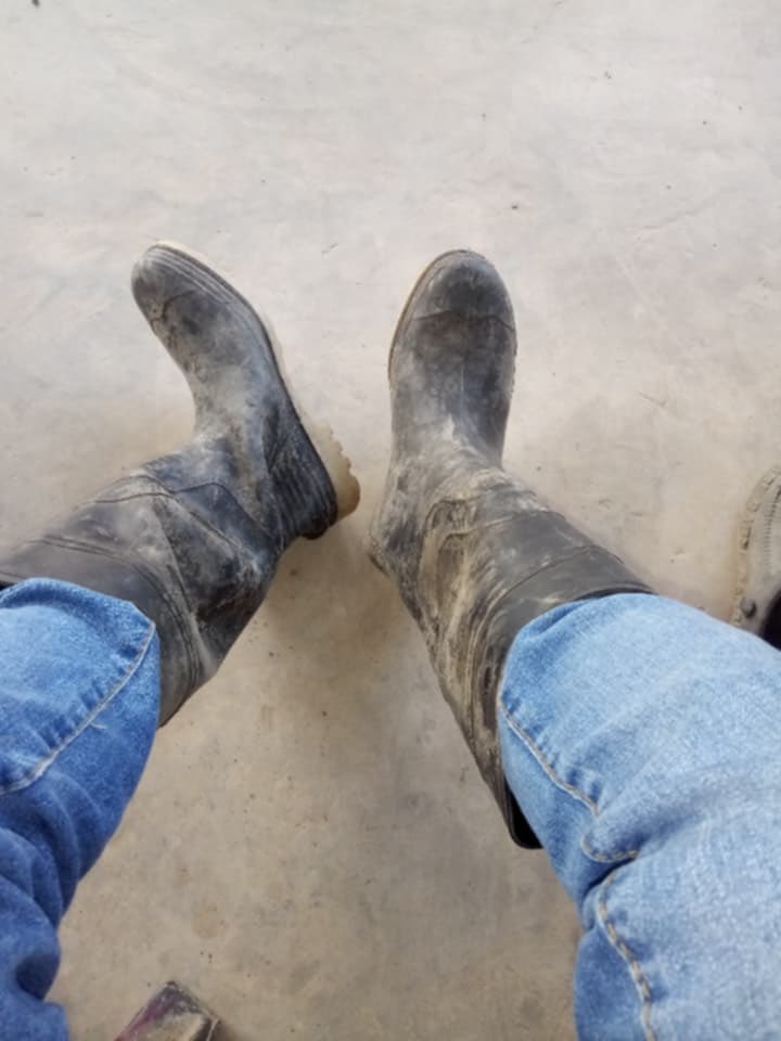 BotasHnfetish23's tweet photo. Y si mejor me vienes a chupar las patas 
Y a tragar berga sudada 🔥💦🍆🔥 https://t.co/otjFPhND1M