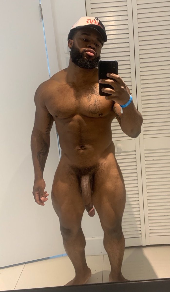 SoloCeeJayy's tweet photo. The biggest 🍆 https://t.co/SI1ag2NJZt