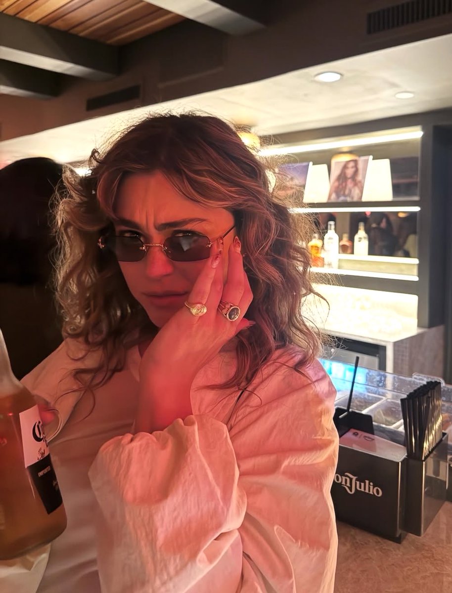 portaldeanallie's tweet photo. Se for sonho, não me acorde. Mika Abdalla lembrou a senha do instagram e postou um dump ❤️ https://t.co/BQ4aWRirmw