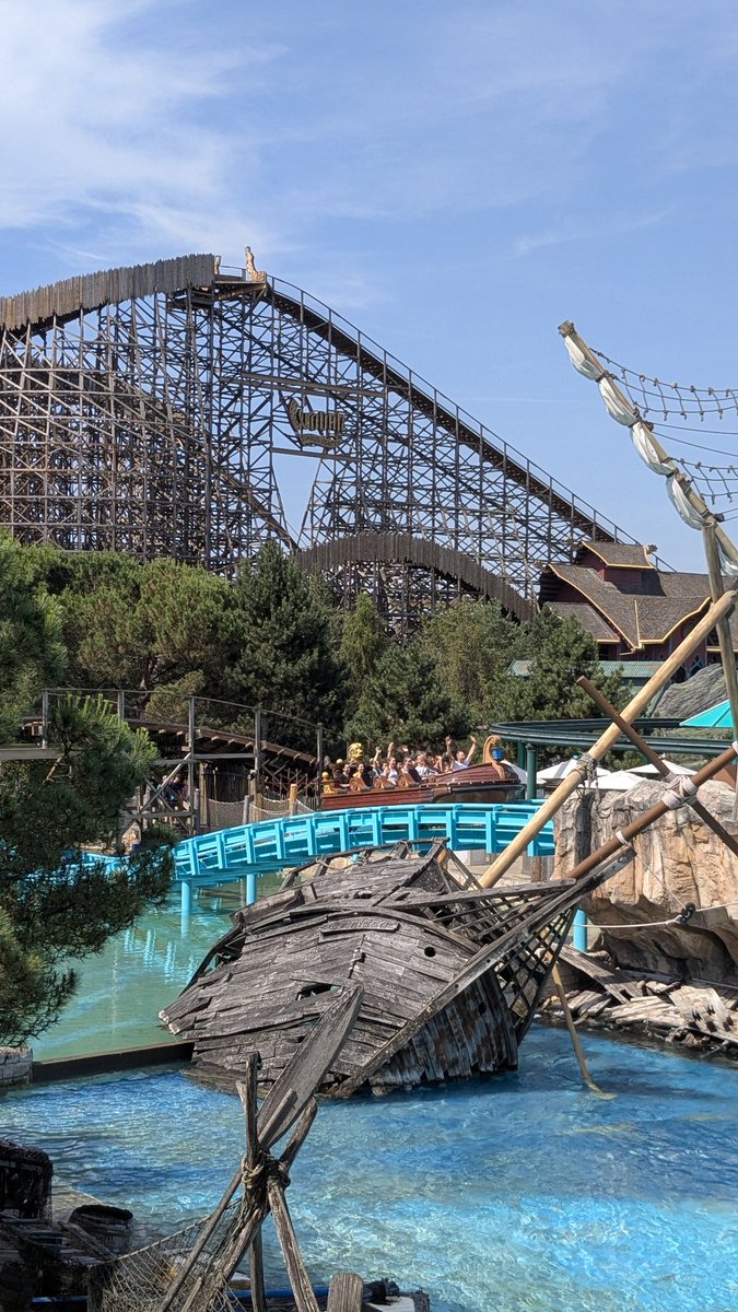 AlexWhitehead90's tweet photo. My first ever visit to @europa_park it was incredible ☺️ https://t.co/kuVjLBg0oD