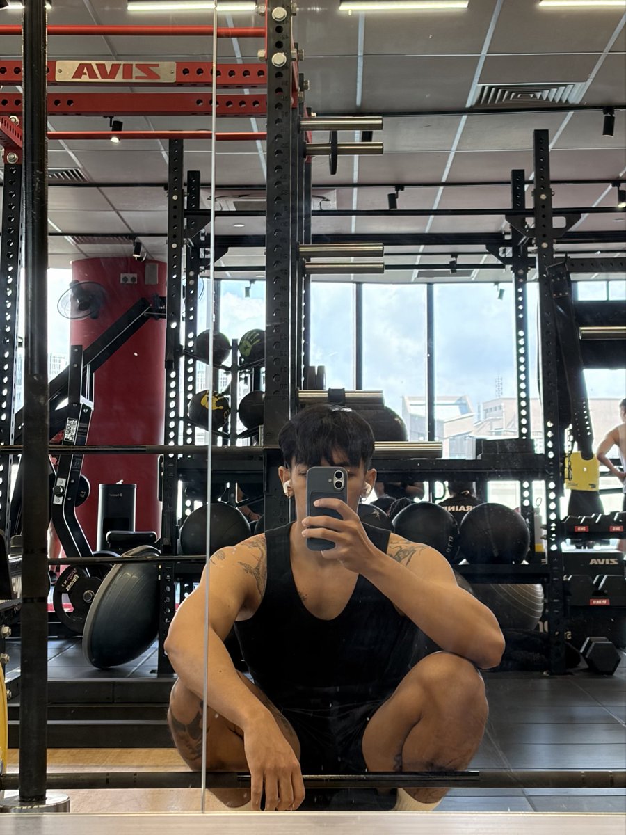 wick8rex's tweet photo. Legs - go🦵 https://t.co/yFQFB6qzoX