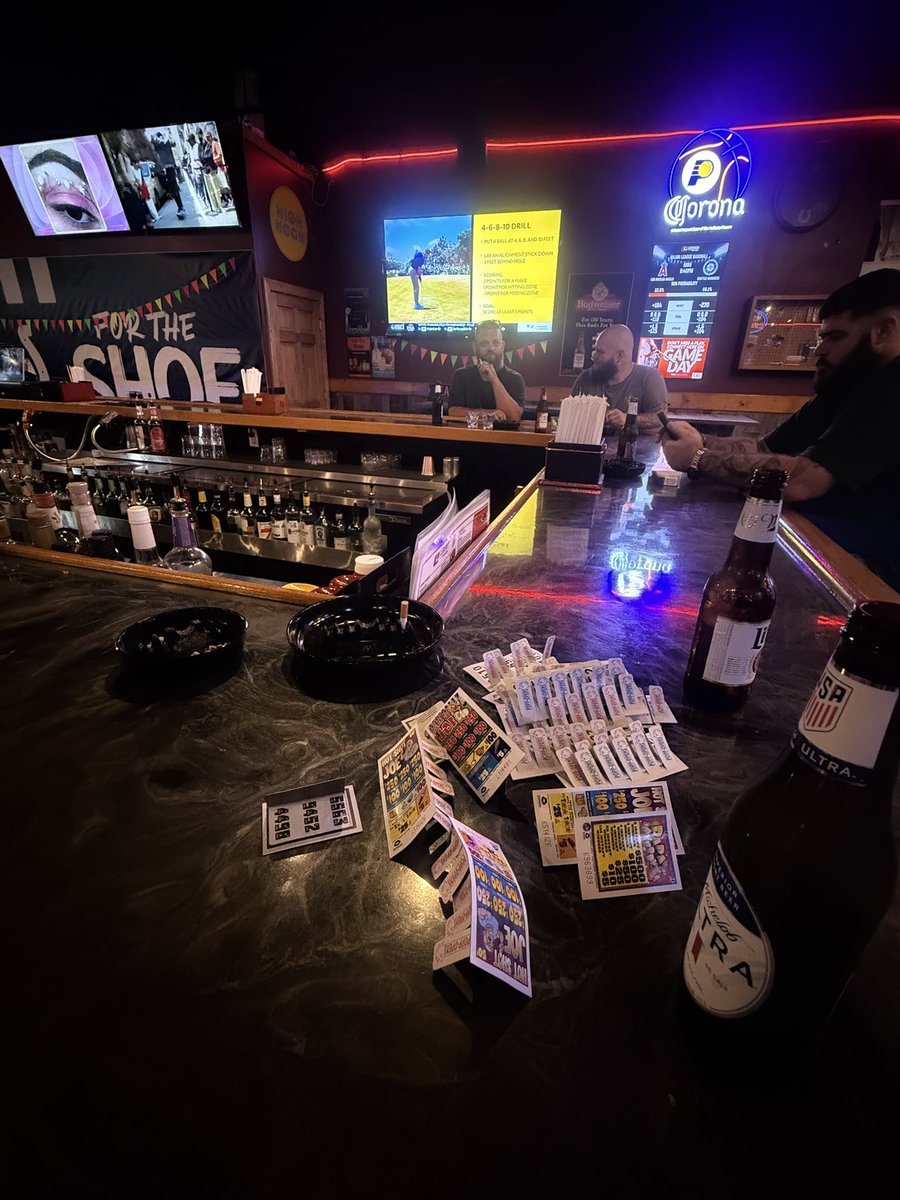 MenaceMBA's tweet photo. Random Indiana dive

Smoking allowed inside #hellya https://t.co/bv9hzxcpyX
